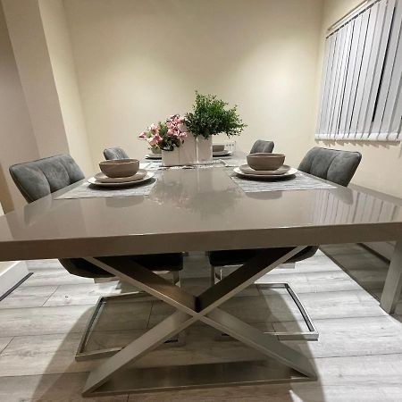 Big 3 Bedroom London House With 2 Bathroom Plumstead  Eksteriør billede