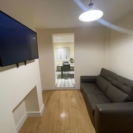 Big 3 Bedroom London House With 2 Bathroom Plumstead  Eksteriør billede