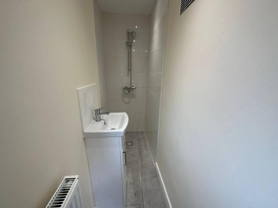 Big 3 Bedroom London House With 2 Bathroom Plumstead  Eksteriør billede