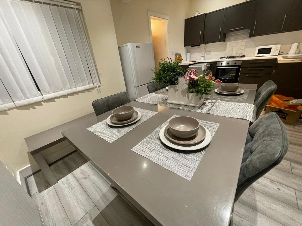 Big 3 Bedroom London House With 2 Bathroom Plumstead  Eksteriør billede