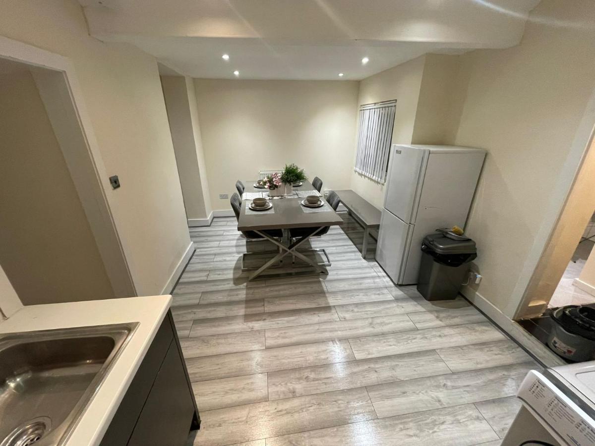 Big 3 Bedroom London House With 2 Bathroom Plumstead  Eksteriør billede