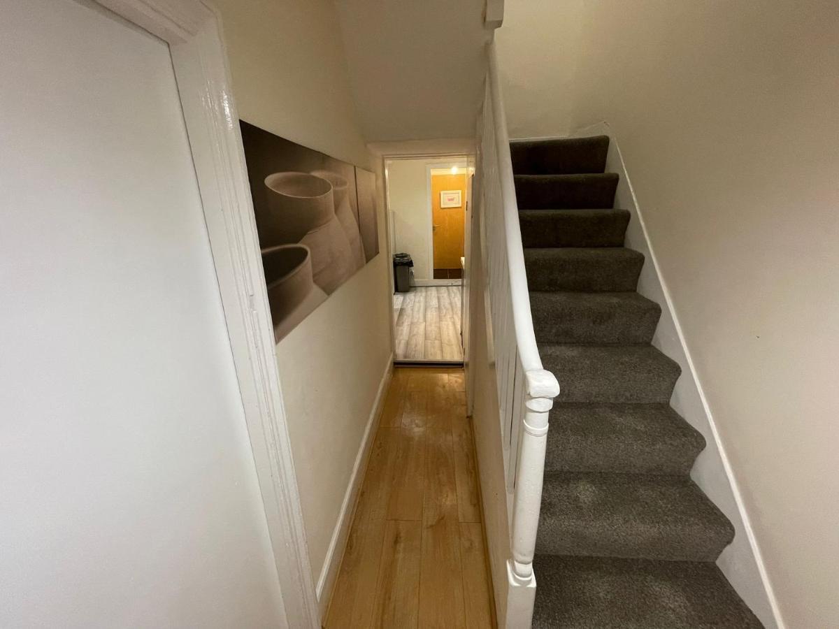 Big 3 Bedroom London House With 2 Bathroom Plumstead  Eksteriør billede