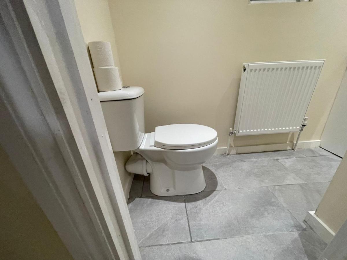 Big 3 Bedroom London House With 2 Bathroom Plumstead  Eksteriør billede