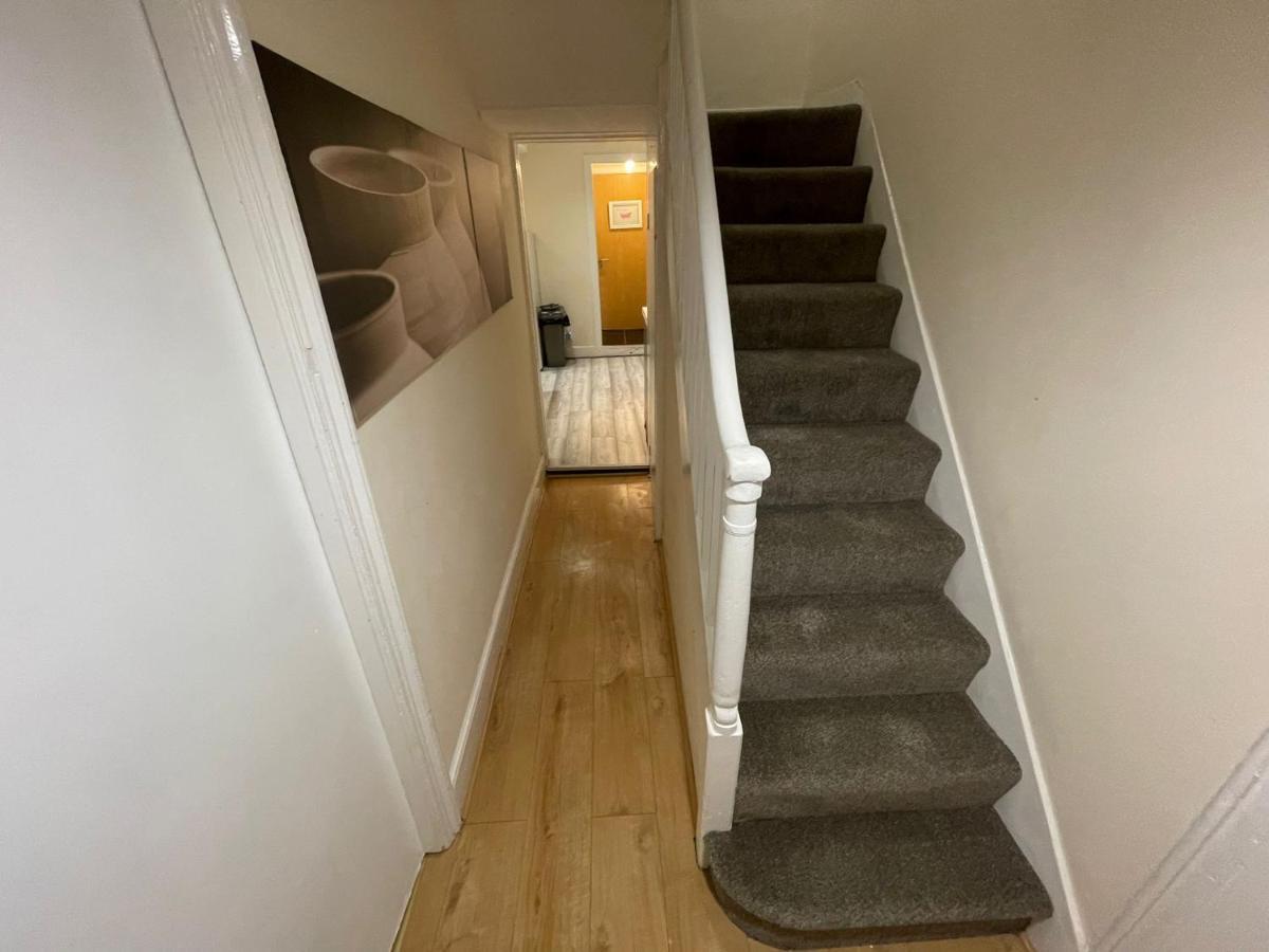 Big 3 Bedroom London House With 2 Bathroom Plumstead  Eksteriør billede
