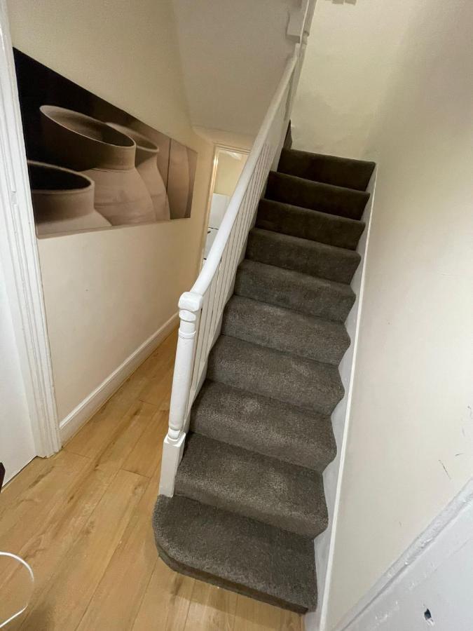 Big 3 Bedroom London House With 2 Bathroom Plumstead  Eksteriør billede