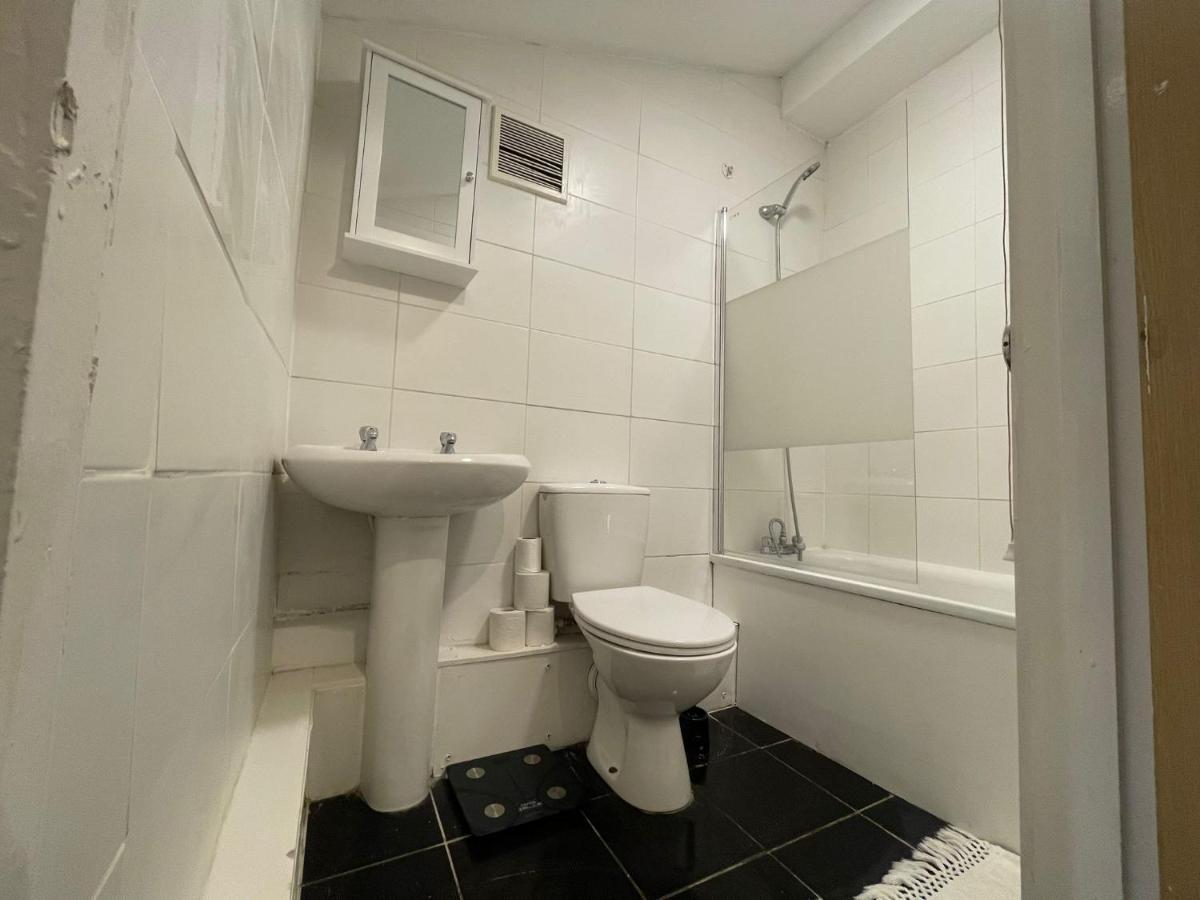 Big 3 Bedroom London House With 2 Bathroom Plumstead  Eksteriør billede