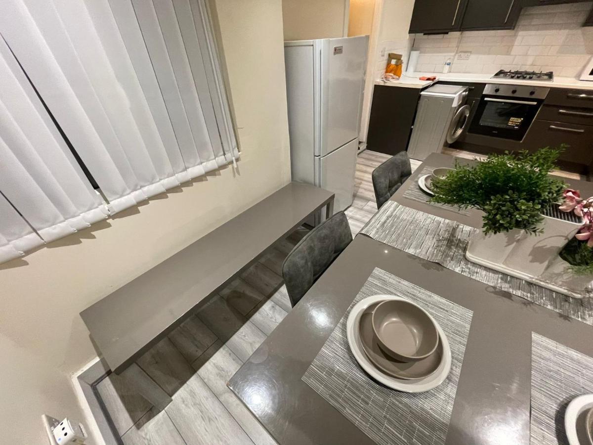 Big 3 Bedroom London House With 2 Bathroom Plumstead  Eksteriør billede