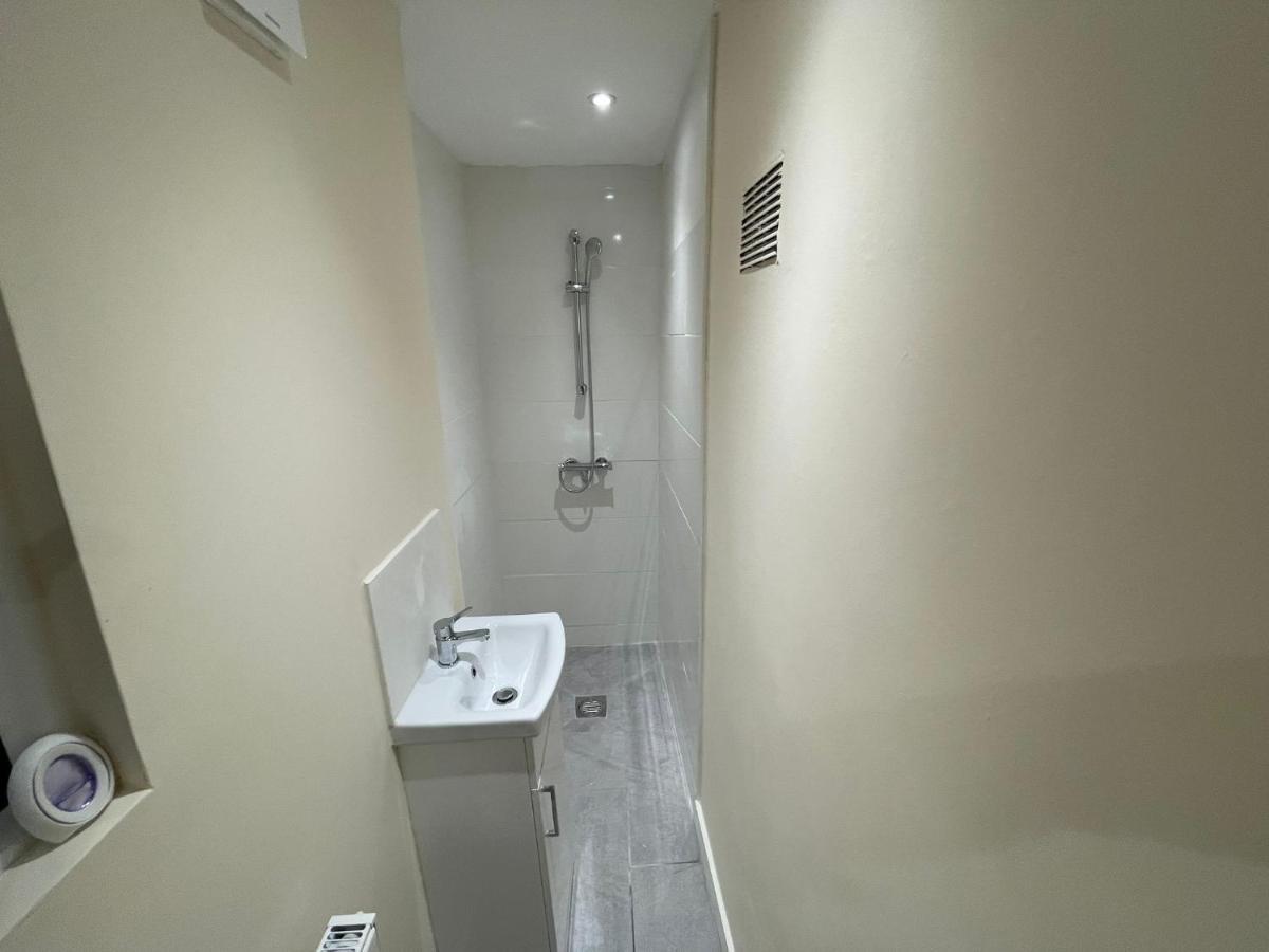 Big 3 Bedroom London House With 2 Bathroom Plumstead  Eksteriør billede