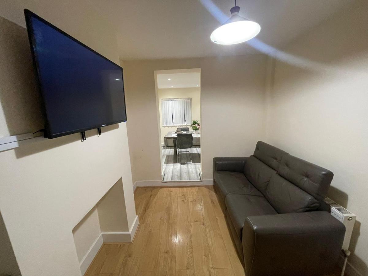 Big 3 Bedroom London House With 2 Bathroom Plumstead  Eksteriør billede
