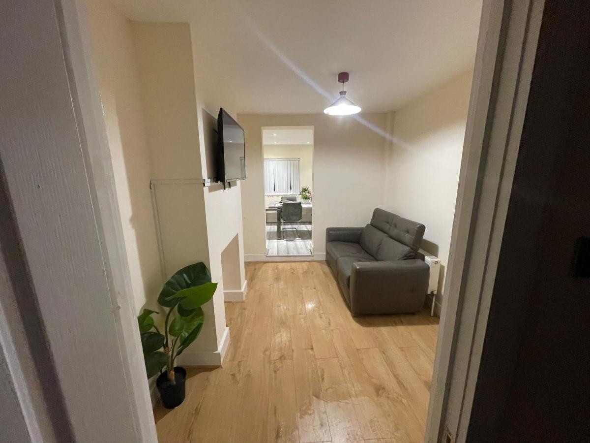 Big 3 Bedroom London House With 2 Bathroom Plumstead  Eksteriør billede