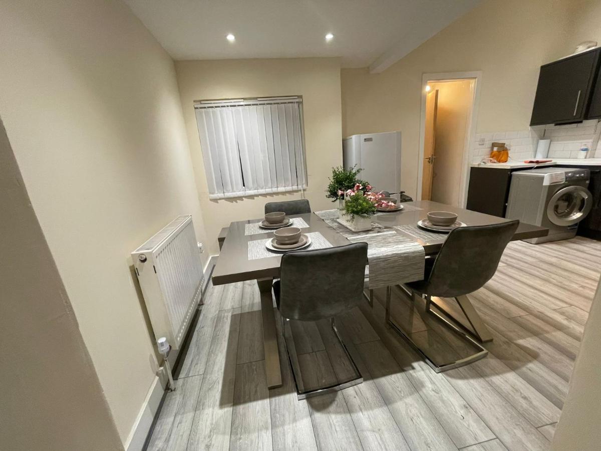 Big 3 Bedroom London House With 2 Bathroom Plumstead  Eksteriør billede