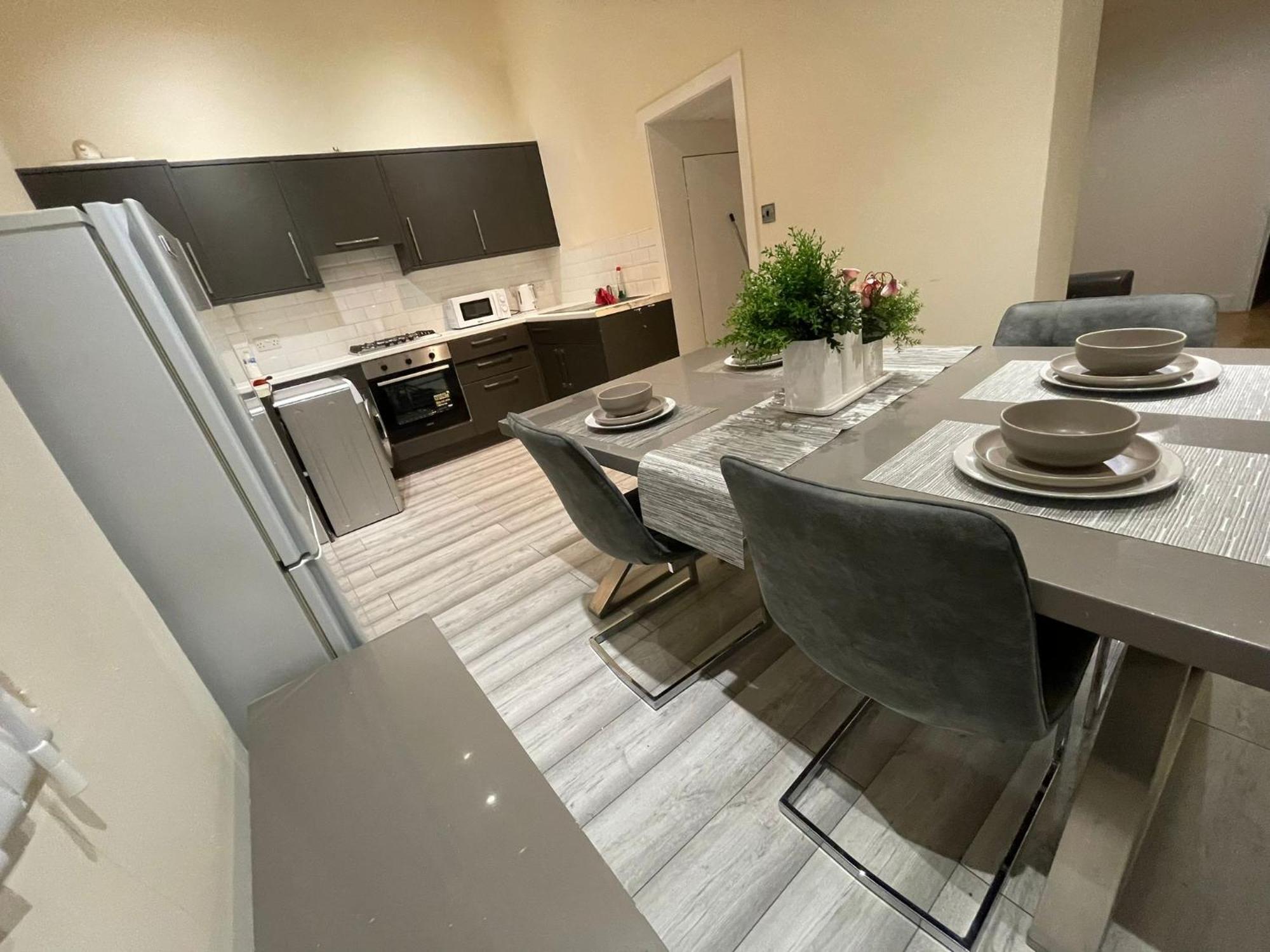 Big 3 Bedroom London House With 2 Bathroom Plumstead  Eksteriør billede